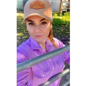 Meet your Posher, Elleni